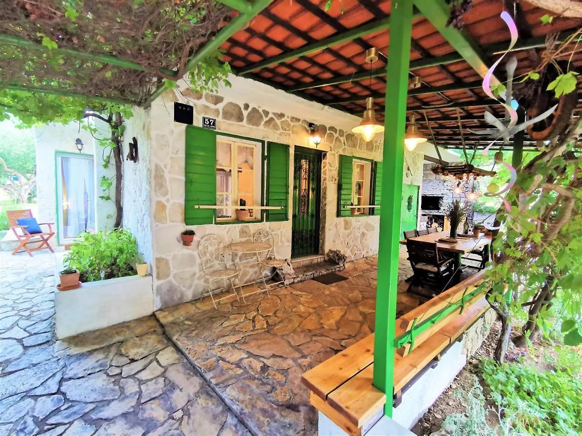 Villa Kucica Kastela 0*,  Croatia